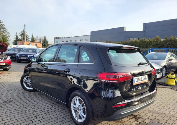 Mercedes-Benz Klasa B cena 79000 przebieg: 130000, rok produkcji 2019 z Nowa Ruda małe 137